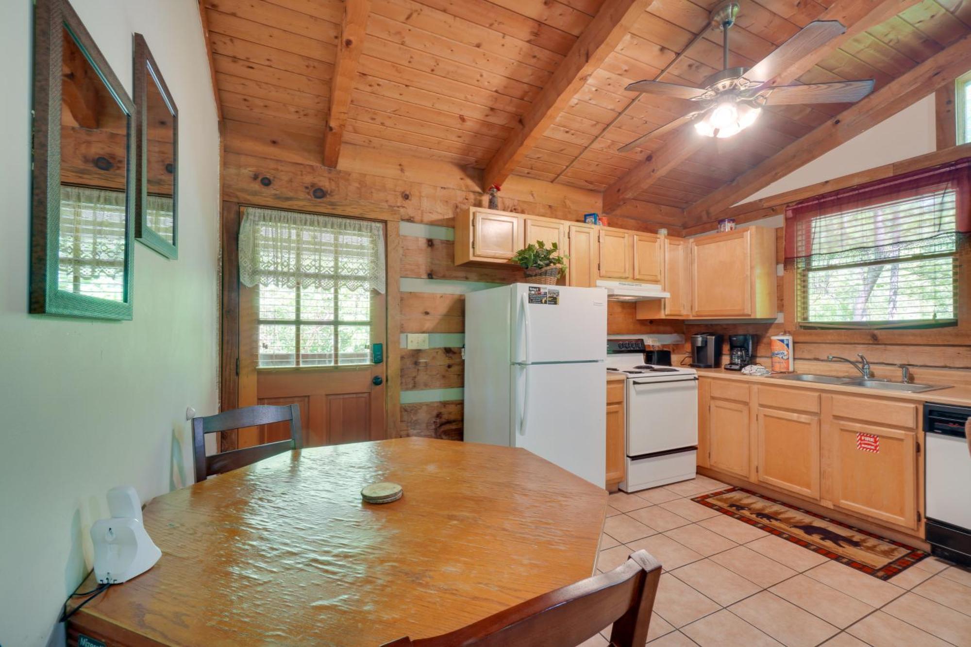 Gatlinburg Cabin With Hot Tub About 6 Mi To Downtown! Exteriör bild