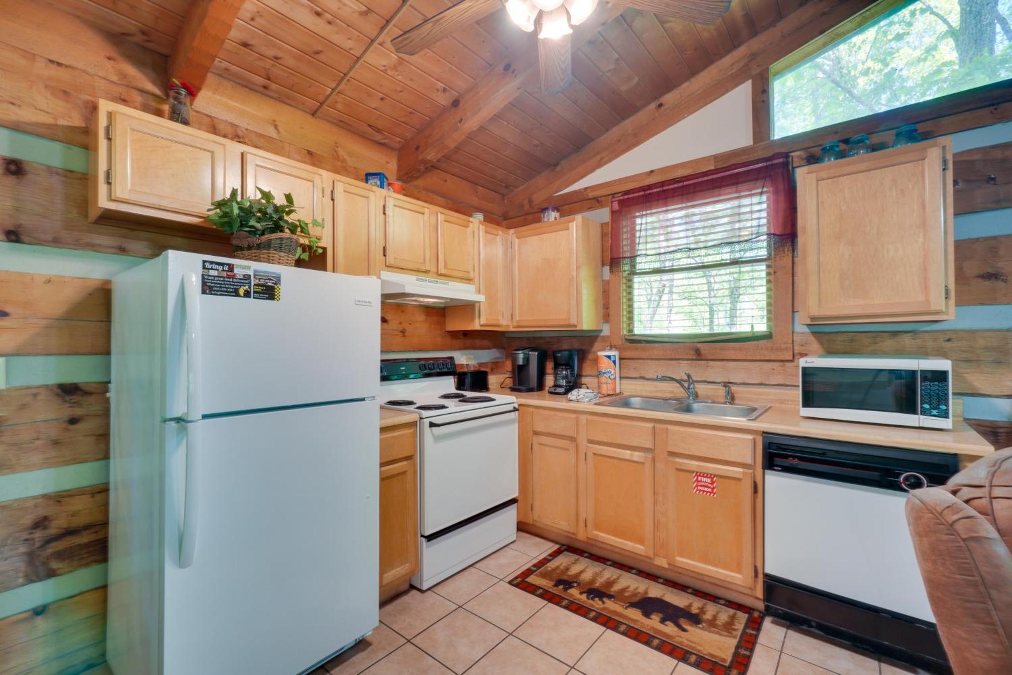 Gatlinburg Cabin With Hot Tub About 6 Mi To Downtown! Exteriör bild