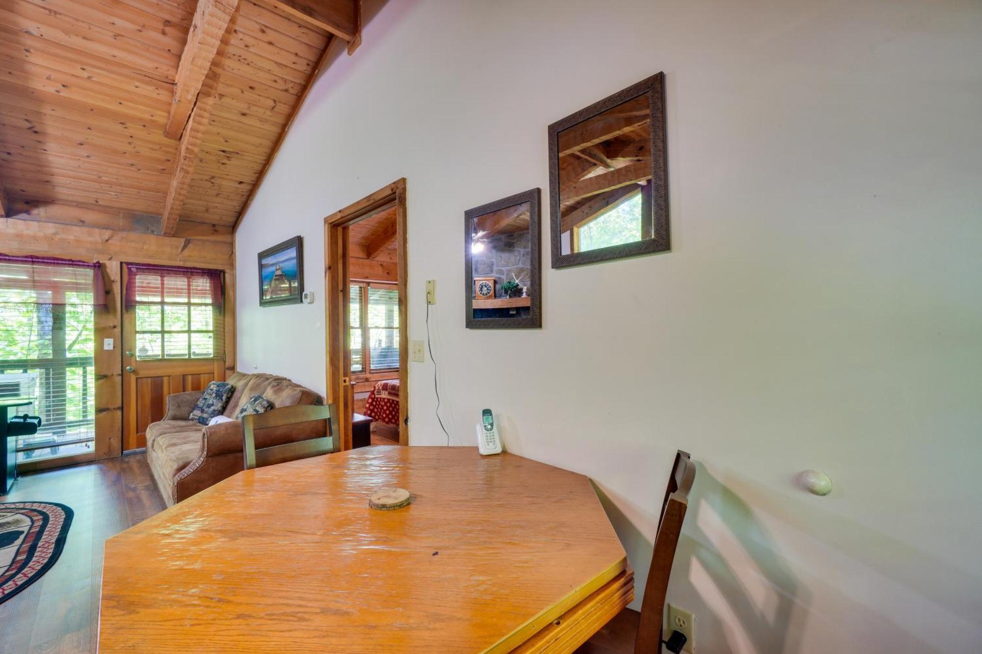 Gatlinburg Cabin With Hot Tub About 6 Mi To Downtown! Exteriör bild