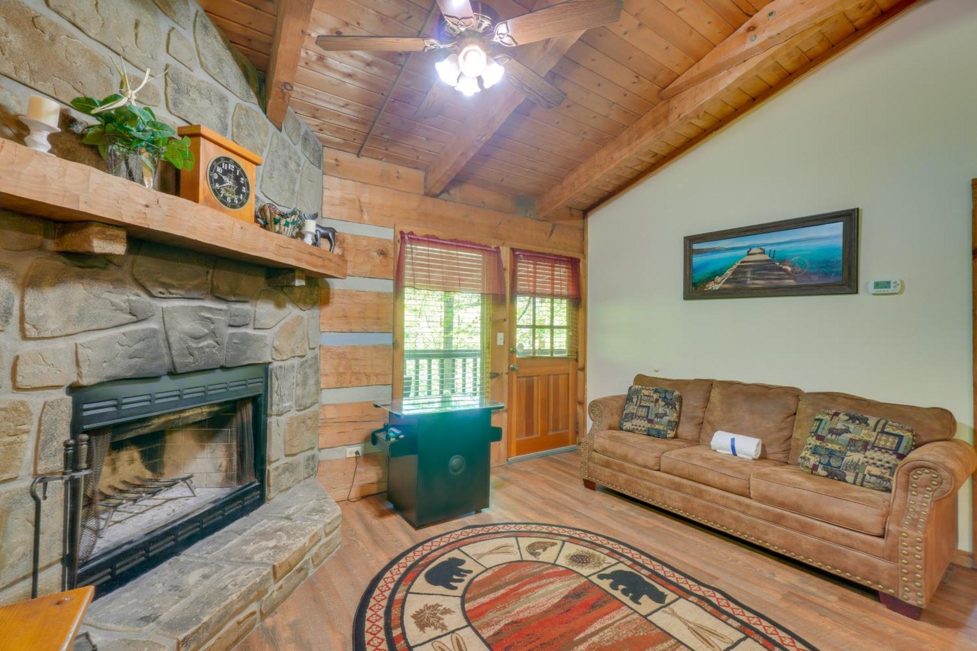 Gatlinburg Cabin With Hot Tub About 6 Mi To Downtown! Exteriör bild