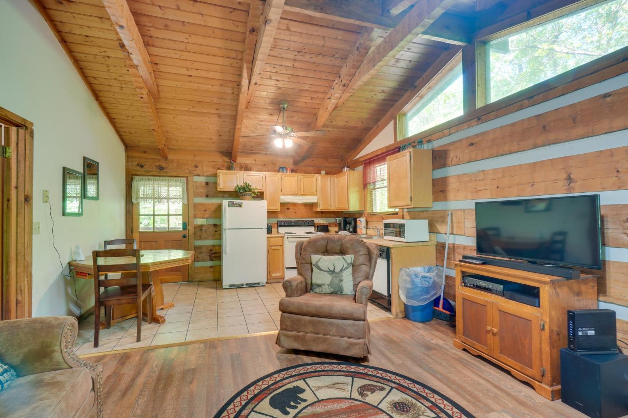Gatlinburg Cabin With Hot Tub About 6 Mi To Downtown! Exteriör bild